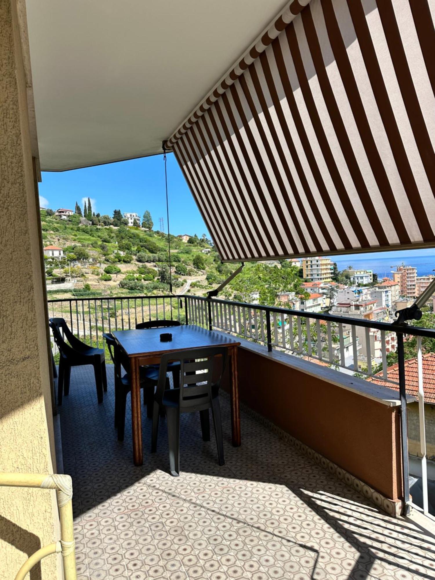 Appartamento vista mare, Sanremo Esterno foto